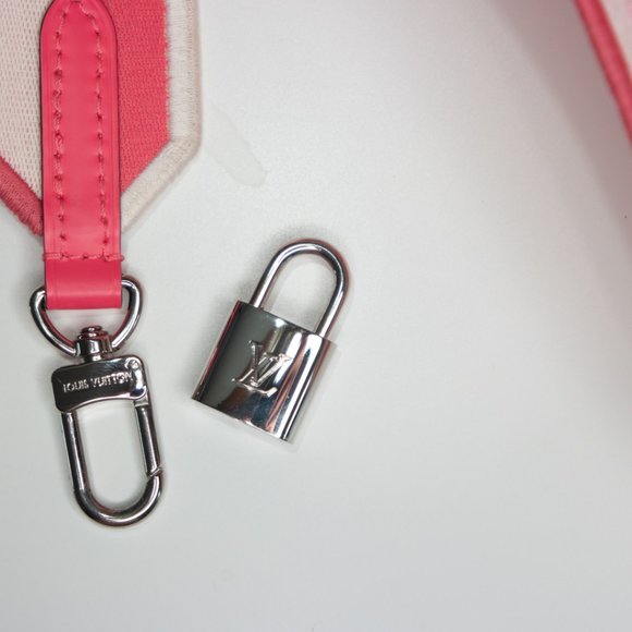 Louis Vuitton Epi Alma BB Dragon Fruit (Discontinued Color) - Picture 4 of 14